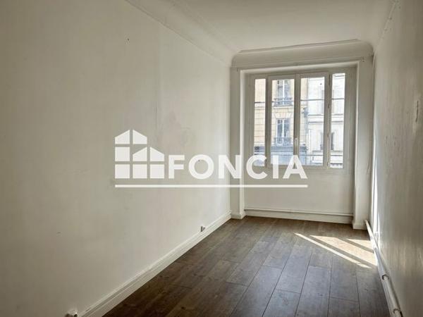 Location Appartement 4 pièces 111.6 m² - 68 RUE DU FAUBOURG SAINT MARTIN Paris 75010