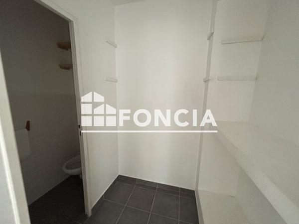 Location Appartement 4 pièces 111.6 m² - 68 RUE DU FAUBOURG SAINT MARTIN Paris 75010