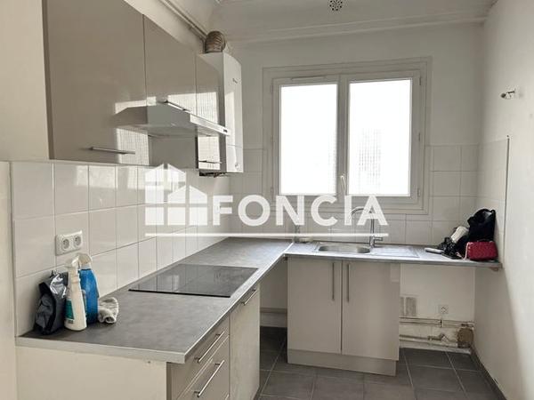 Location Appartement 4 pièces 111.6 m² - 68 RUE DU FAUBOURG SAINT MARTIN Paris 75010