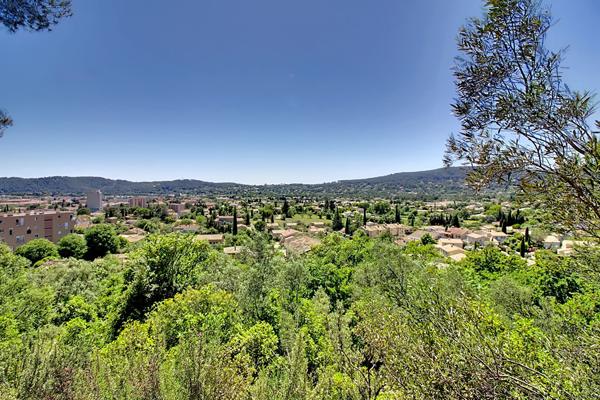 A VENDRE EN EXCLUSIVITÉ DRAGUIGNAN - Terrain constructible 8517 m²