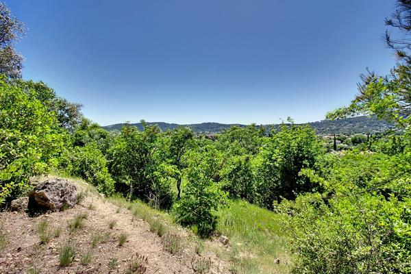 A VENDRE EN EXCLUSIVITÉ DRAGUIGNAN - Terrain constructible 8517 m²