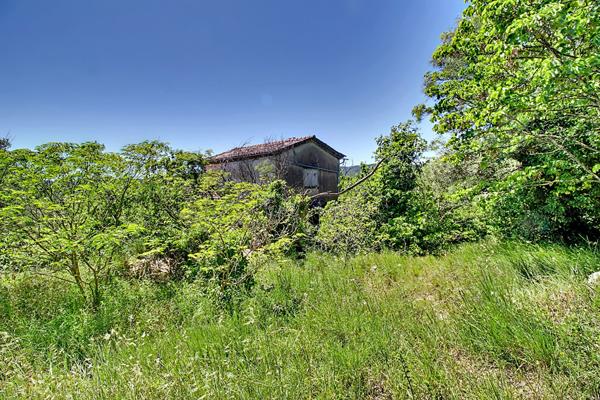A VENDRE EN EXCLUSIVITÉ DRAGUIGNAN - Terrain constructible 8517 m²