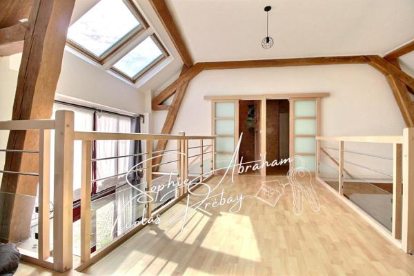 Maison en pierres avec dépendances et terrain