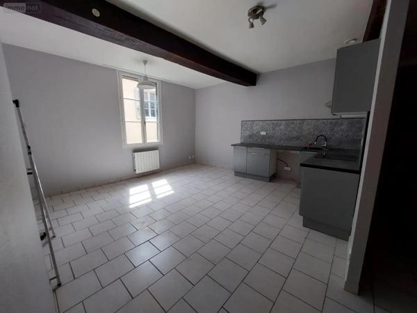 Location - Appartement Bourg-en-Bresse 01000 3 pièces 46 m 2