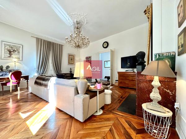 GRENOBLE - Rue Raoul Blanchard : T7 en duplex de 260m²