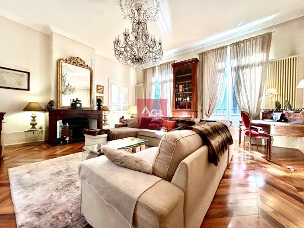 GRENOBLE - Rue Raoul Blanchard : T7 en duplex de 260m²