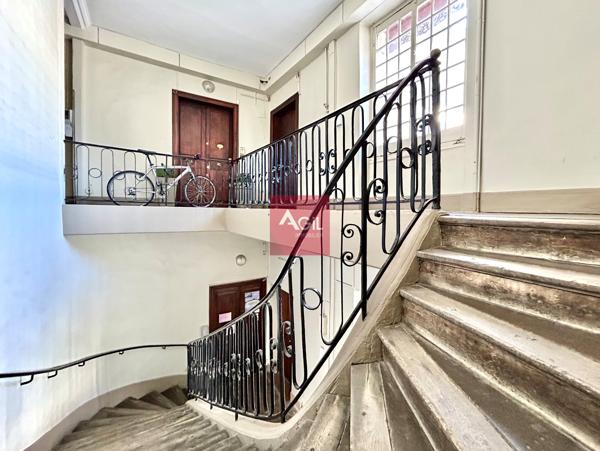GRENOBLE - Rue Raoul Blanchard : T7 en duplex de 260m²