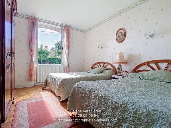 Maison  10 pièce(s) 217 m2 hangar 300 m2 jardin 7000 m2