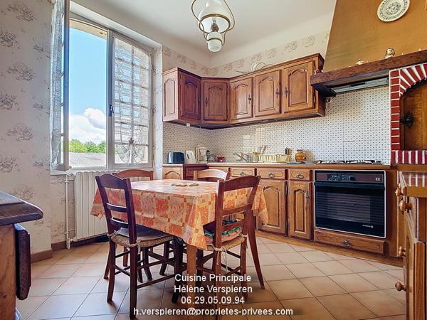 Maison  10 pièce(s) 217 m2 hangar 300 m2 jardin 7000 m2