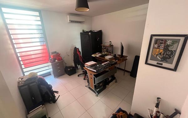 Appartement à vendre    3 pièces •  Remire-Montjoly