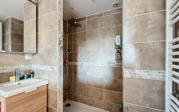 Maison à vendre    6 pièces • 193 m2 Étoile-sur-Rhône