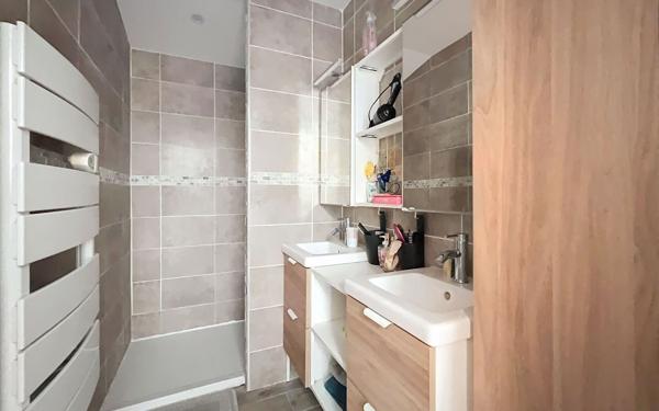 Maison à vendre    6 pièces • 193 m2 Étoile-sur-Rhône