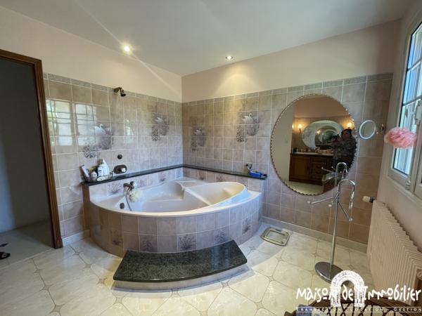 Vente Pavillon de plain-pied avec partie sous-sol - 118m² - 4 pièces - LOUZAC SAINT ANDRÉ