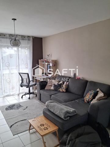 MAISON SEMI MITOYENNE PAR LE GARAGE, 4 CHAMBRES