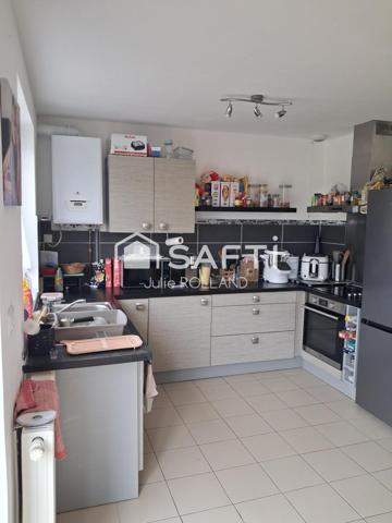 MAISON SEMI MITOYENNE PAR LE GARAGE, 4 CHAMBRES