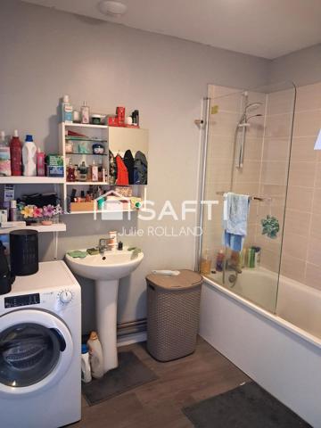 MAISON SEMI MITOYENNE PAR LE GARAGE, 4 CHAMBRES