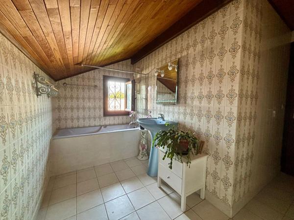 MASSONGY Maison T5 110 m² , 732m² de terrain , secteur calme (74140)