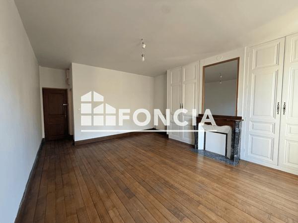 Location Appartement 3 pièces 81.36 m² - 19-21 RUE DE LA REPUBLIQUE Charleville-mezieres 08000