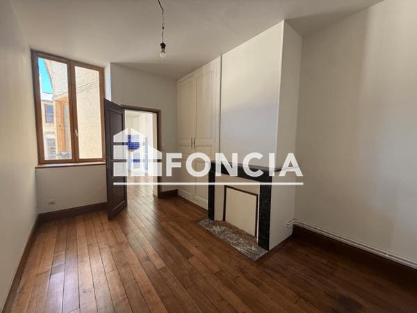 Location Appartement 3 pièces 81.36 m² - 19-21 RUE DE LA REPUBLIQUE Charleville-mezieres 08000