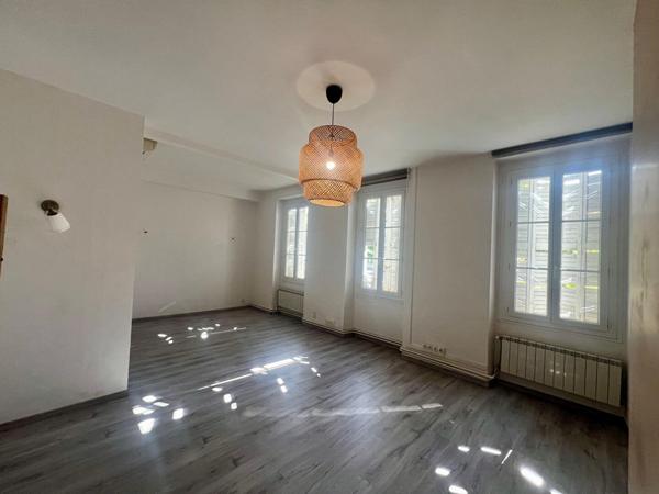 APPARTEMENT 3 CHAMBRES A CARCASSONNE