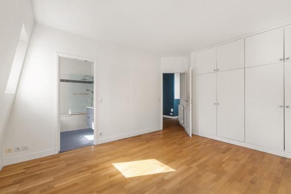 Invalides- Appartement familial 5 pièces- Dernier étage - PARIS
