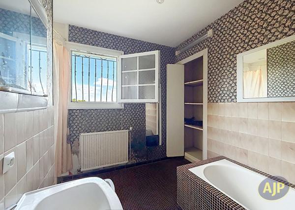 Maison à vendre Pons - 5 pièces, 141m² avec 4 chambre(s) à 202 635€ - AJP Immobilier Pons