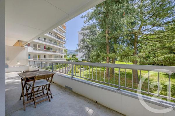 Appartement T2 à vendre  2 pièces - 44,24 m 2   CHAMBERY  - 73