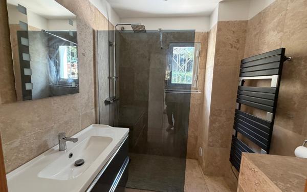 Maison à vendre    6 pièces • 130,26 m2 Cagnes-sur-Mer