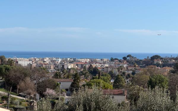Maison à vendre    6 pièces • 130,26 m2 Cagnes-sur-Mer