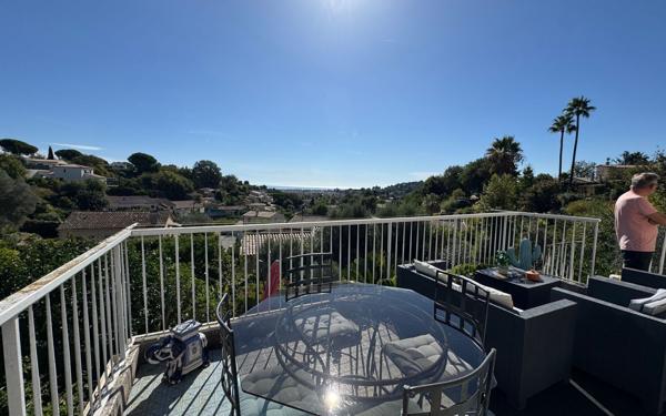 Maison à vendre    6 pièces • 130,26 m2 Cagnes-sur-Mer