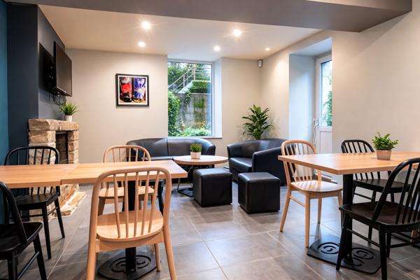 Fonds De Commerce - 86 m²