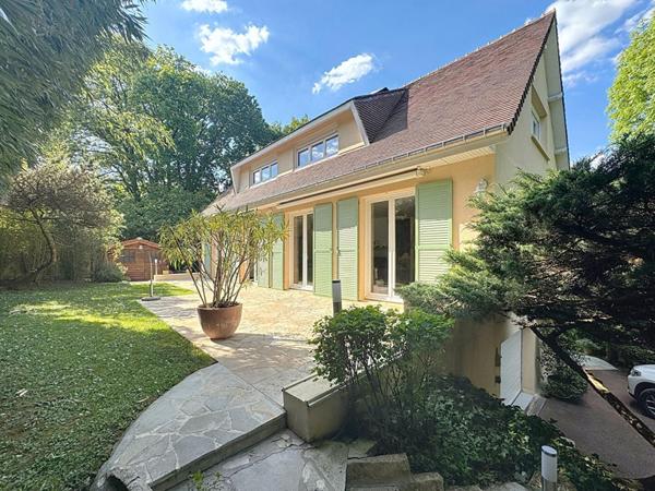 Maison Familiale d'Exception à Igny ! 182 m² de Lumière, Calme et Nature !