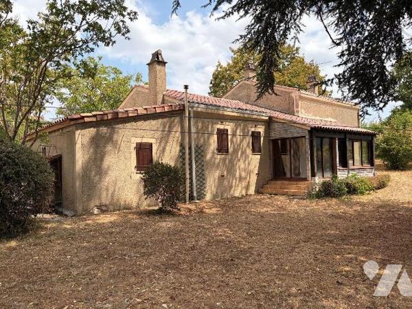 A VENDRE - A Cajarc (Lot - 46160) - Idéalement placée, au calme, à 5 minutes à pieds du bourg d...