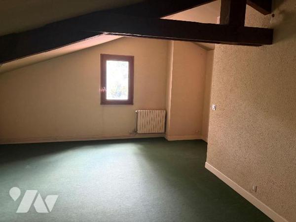 A VENDRE - A Cajarc (Lot - 46160) - Idéalement placée, au calme, à 5 minutes à pieds du bourg d...