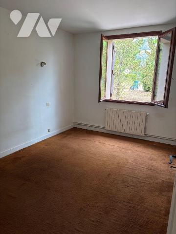 A VENDRE - A Cajarc (Lot - 46160) - Idéalement placée, au calme, à 5 minutes à pieds du bourg d...