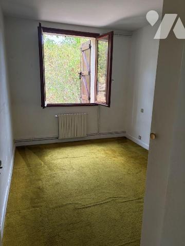 A VENDRE - A Cajarc (Lot - 46160) - Idéalement placée, au calme, à 5 minutes à pieds du bourg d...