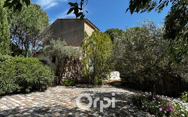 Maison à vendre    5 pièces • 150 m2 Roquevaire