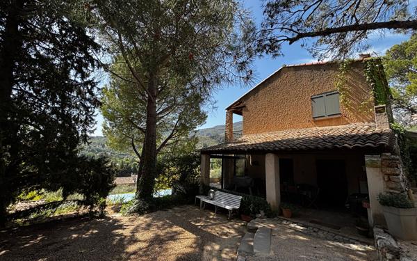 Maison à vendre    5 pièces • 150 m2 Roquevaire
