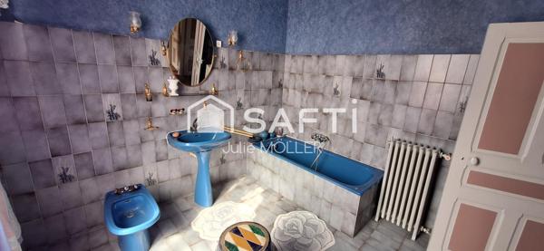 Ensemble immobilier avec 2 maisons et dépendances