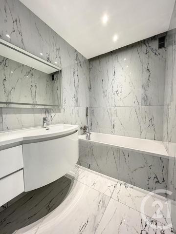 Appartement F4 à vendre  4 pièces - 83,92 m2 LE CHESNAY - 78