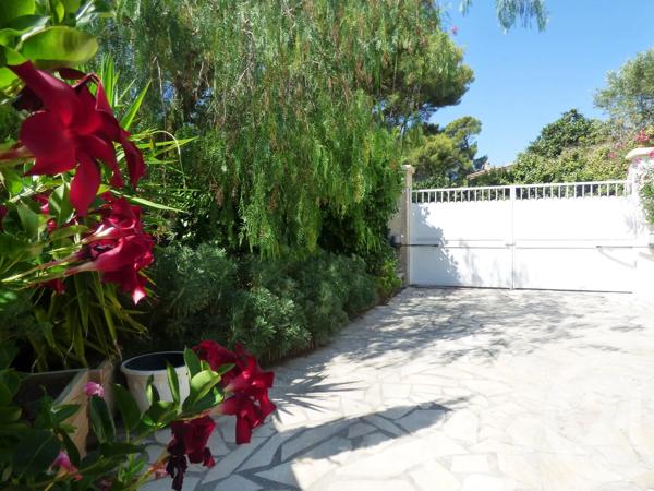 Maison à vendre  3 pièces - 87 m 2   LA CADIERE D AZUR  - 83