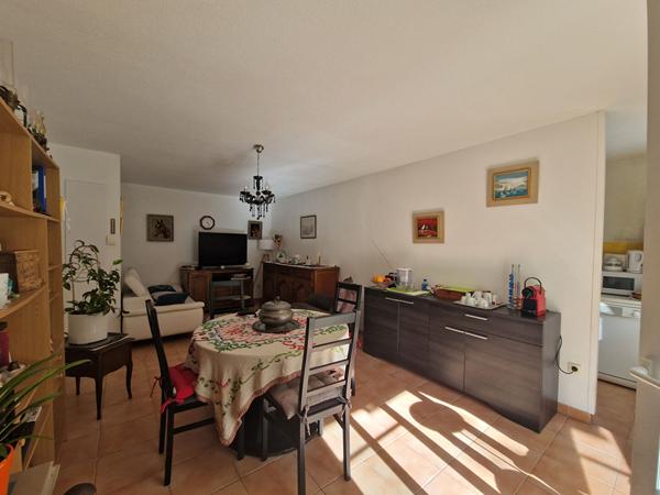 CARCASSONNE, Appartement Vendu loué avec jardin