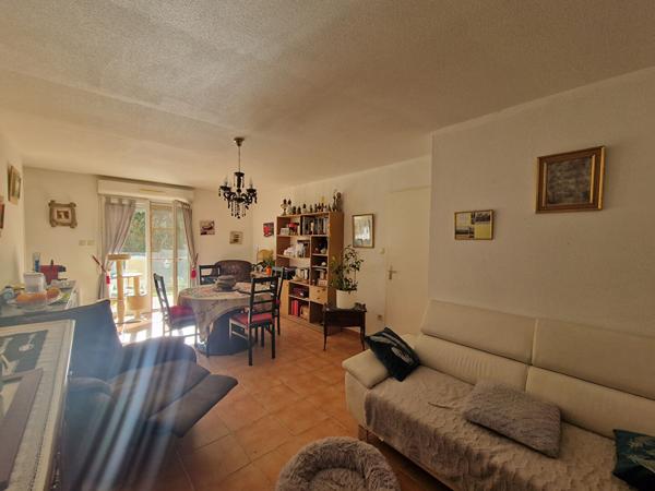 CARCASSONNE, Appartement Vendu loué avec jardin