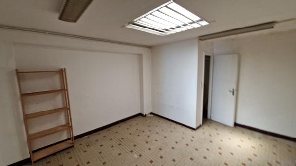 Ensemble d'un local et d'un appartement en Hyper Centre, proche Place Gambetta !