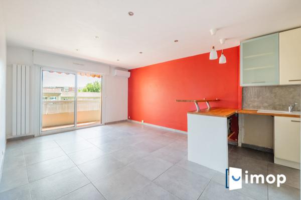 Grand 2 pièces avec balcon et parking