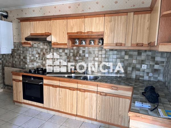 Location Appartement 4 pièces 80.7 m² - La Seyne Sur Mer 83500