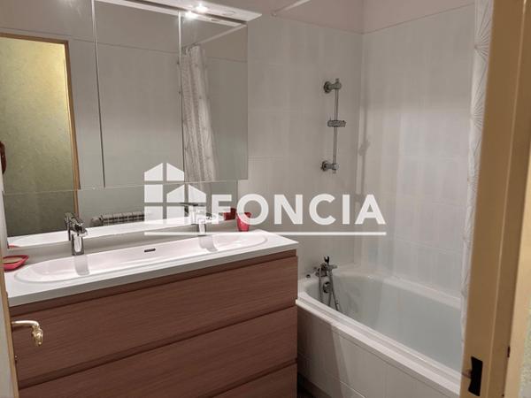 Location Appartement 4 pièces 80.7 m² - La Seyne Sur Mer 83500