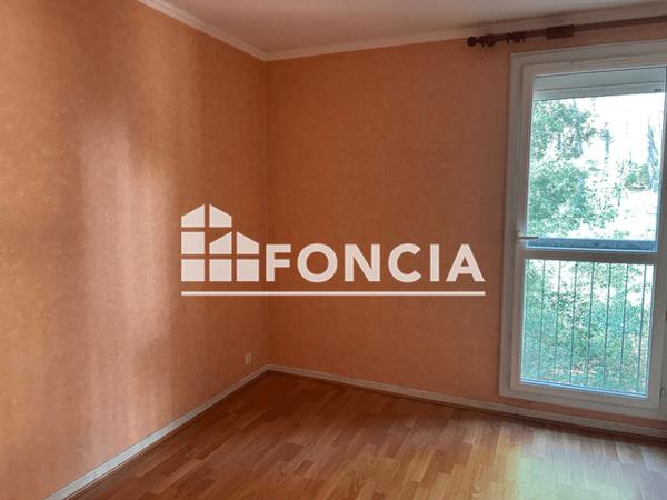 Location Appartement 4 pièces 80.7 m² - La Seyne Sur Mer 83500
