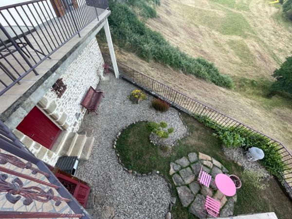 SCIERIE ET MAISON SUR 106 M², L’ENSEMBLE SUR 25000 M² DE TERRAIN AVEC GRANGES ET ANNEXES >