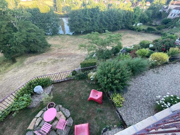 SCIERIE ET MAISON SUR 106 M², L’ENSEMBLE SUR 25000 M² DE TERRAIN AVEC GRANGES ET ANNEXES >